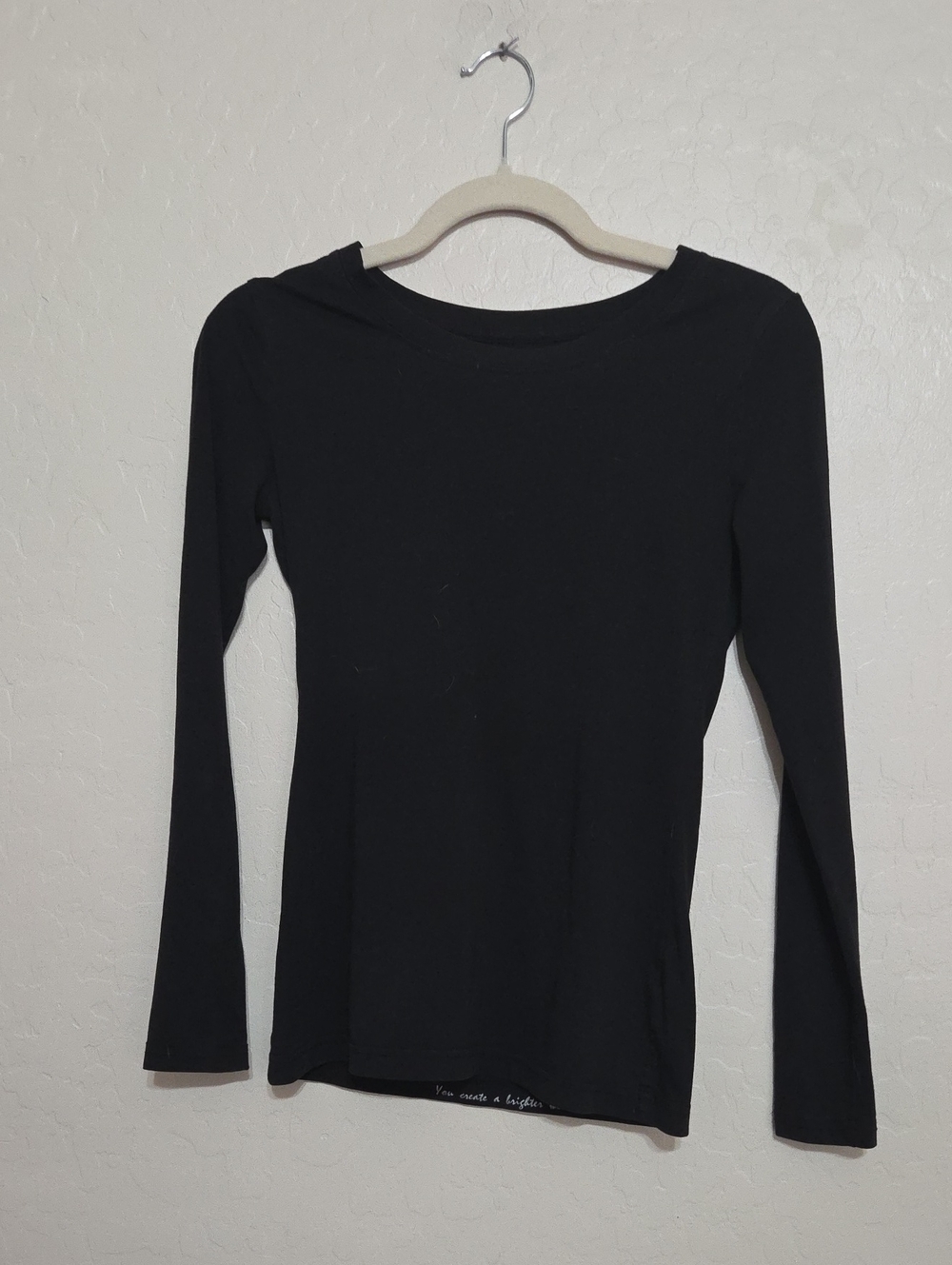 healing hands Black Long-Sleeve Crew Neck Tee